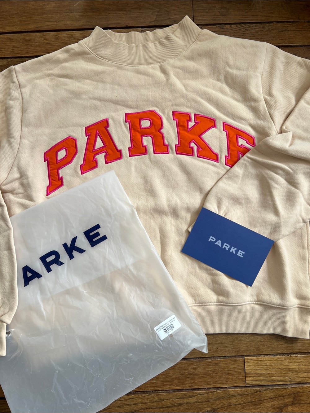 Parke Latte Varsity Mockneck Hertiage Dunkin Donuts Size L/XL New In Bag NWT